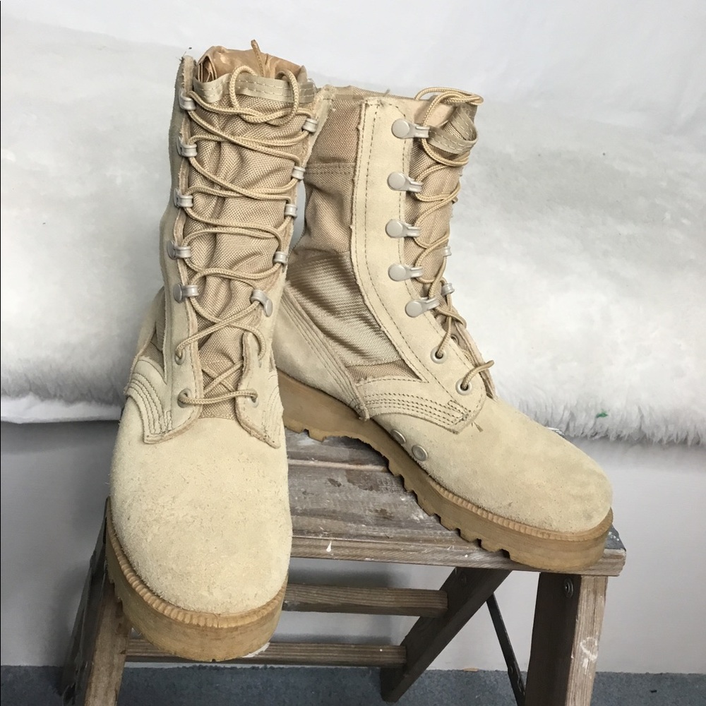 Wellco Hot Weather Combat Boot size 6 1/2 W in great lightly used condition